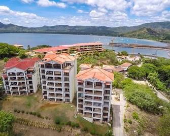 2-Bedroom Ocean-View Condo in Flamingo with Pool - Playa Flamingo - Building