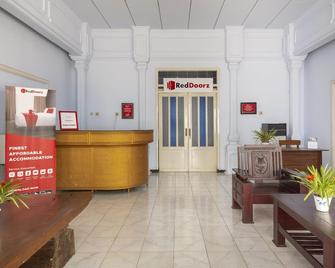 RedDoorz Syariah @ Bondowoso City Center - Bondowoso - Recepción