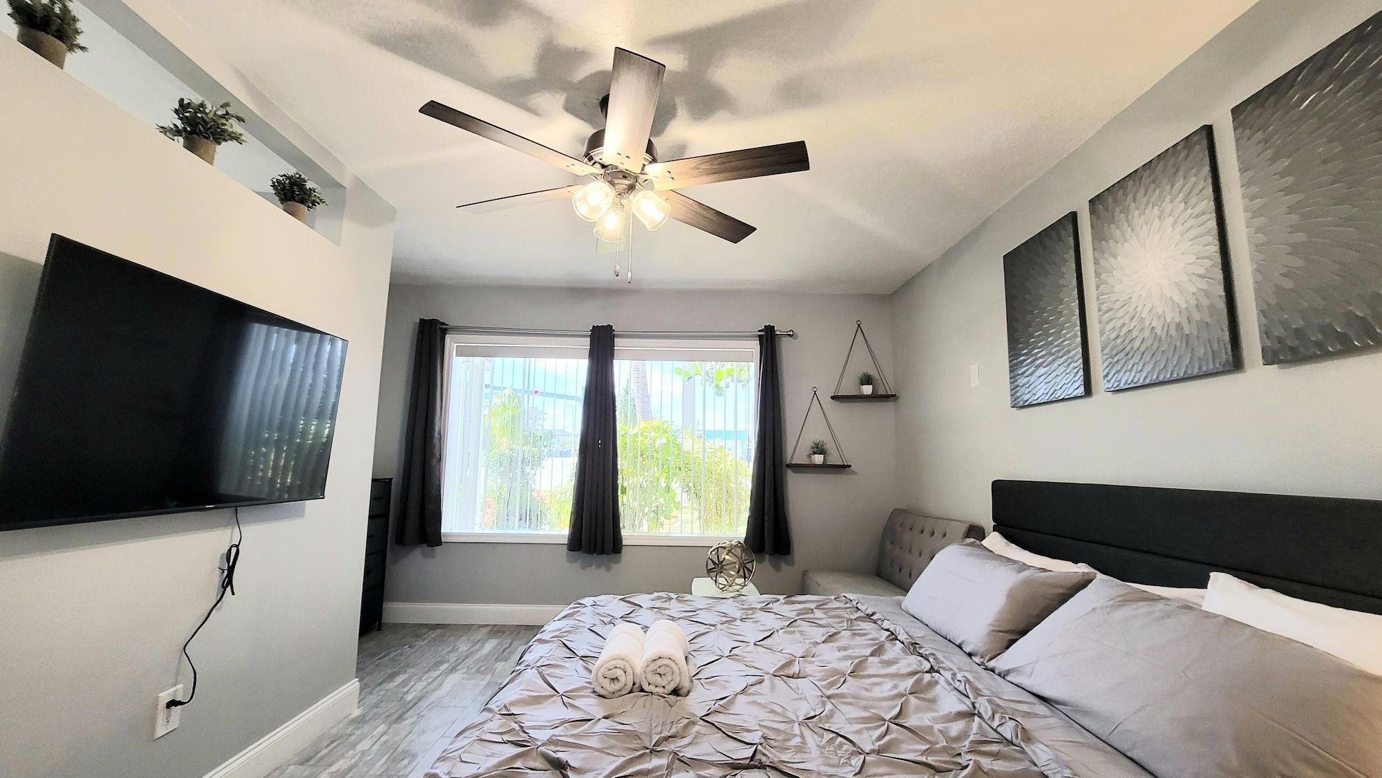 Barefoot mailman motel - Lantana