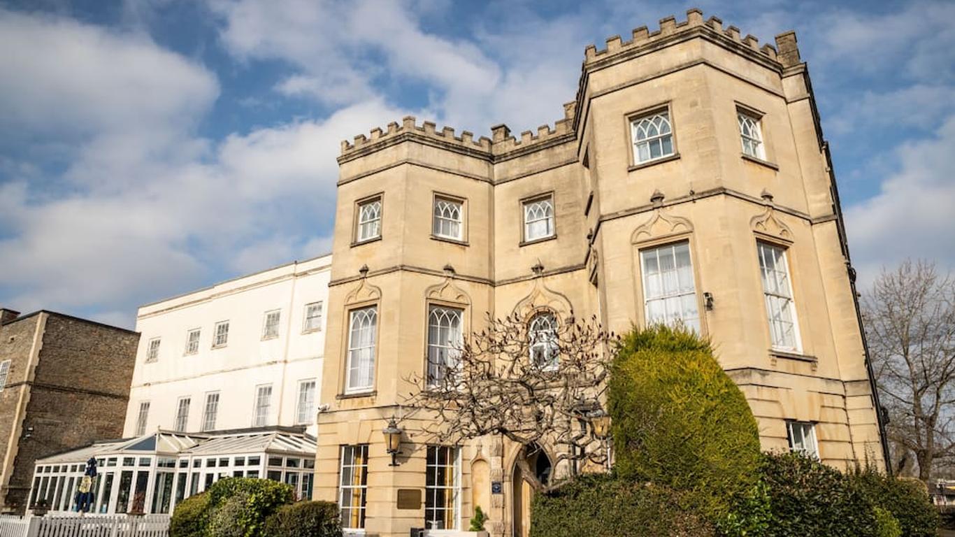 آرنوس مانور هوتل