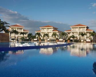 بليسينسيا ريزورت - بليسنشا - حوض السباحة