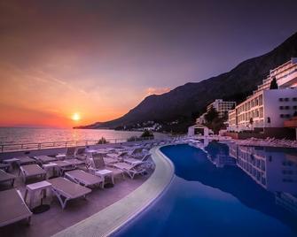 Hotel Nimfa - Zivogosce - Basen