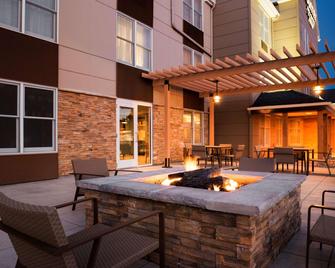 Country Inn & Suites by Radisson, Minneapolis West - Plymouth - Pátio