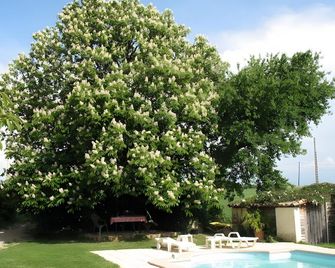 Chez Janie Hirst - Chambres d'hôtes - Sauzet - Bazén