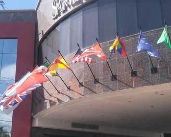 Hotel Santiago Plaza - ארמוסיו