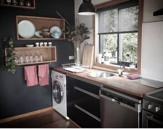 Stylish Garden Oasis - Diamond Harbour - Kitchen