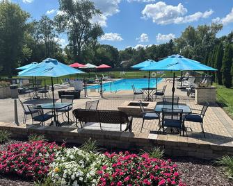 Geneva Wells Inn - Lake Geneva - Piscina
