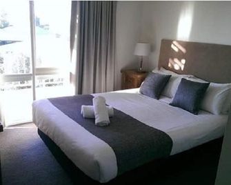 Nepean Country Club & Day Spa - Rosebud - Bedroom
