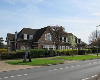 Pear Tree Inn - Welwyn Garden City - Building