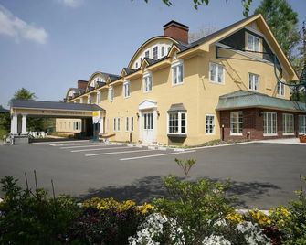 Hotel Petit Riviere Karuizawa - Karuizawa - Building