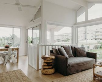 Baybreeze 18 Tomaree Road Wifi Air Conditioning Kitchenette - Shoal Bay - Pokój dzienny