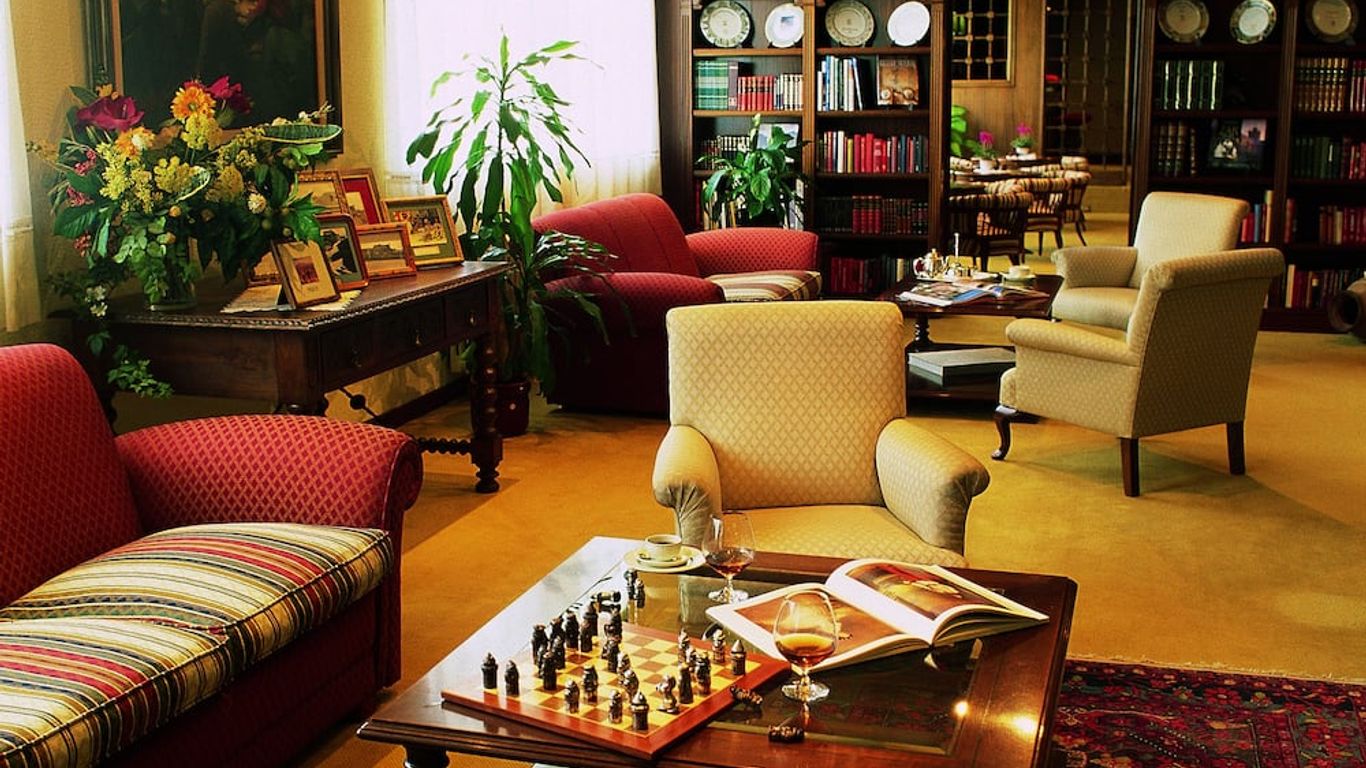 Hotel El Castell De Ciutat