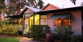 Cocos Beach Bungalows - Broome - Schlafzimmer
