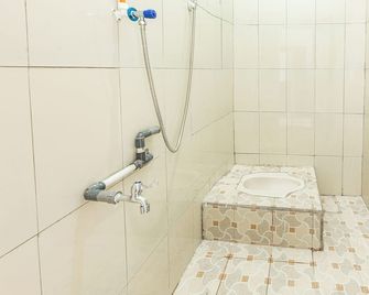 Hotel O Delta Bnb Residence Syariah - Prabumulih - Baño