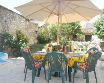 Family House With Garden On Place Du Marche. Great For Couples/ Families/Pets. - Richelieu - Patio