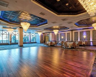 DoubleTree by Hilton Poughkeepsie Convention Center - Poughkeepsie - Lobby