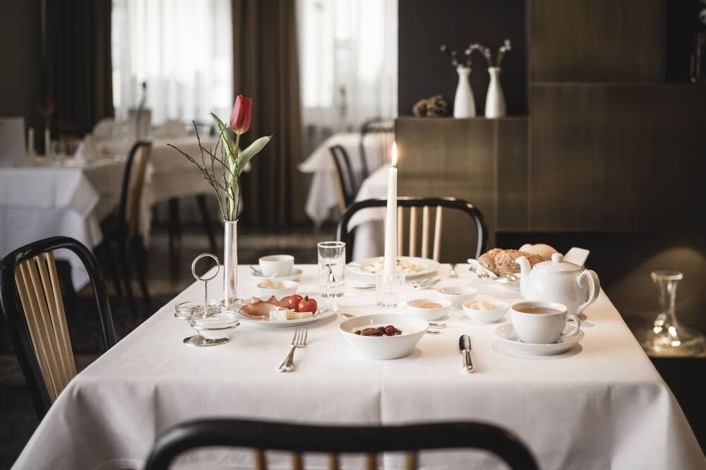 بوتيك آند جورميت هوتل أورسو جريجيو - جراور بار - سان كانديدو - مطعم