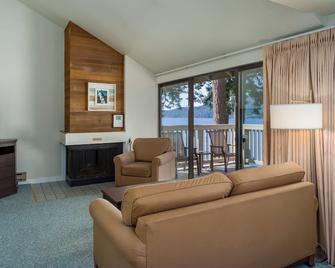 Cozy Harborside Stay | Secluded Orcas Island Getaway- Harborside 2340 - Eastsound - Вітальня