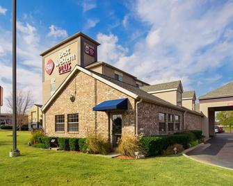 Best Western Plus Tulsa Inn & Suites - Tulsa - Toà nhà