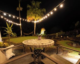 Hilltop Legacy Vacation Rental - Hilo - Binnenhof