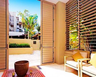 Temple 121 Palm Cove With Courtyard - Cairns - Μπαλκόνι