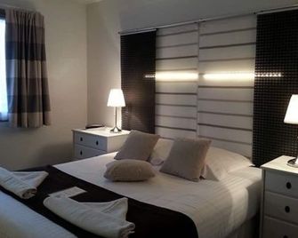 Hôtel L'ideal le Mountbatten - Arromanches-les-bains - Slaapkamer