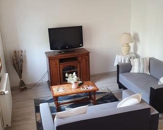 gite des jardiniers - Haybes - Living room