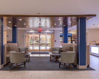 Holiday Inn Express Branford-New Haven By IHG - Branford - Лоббі