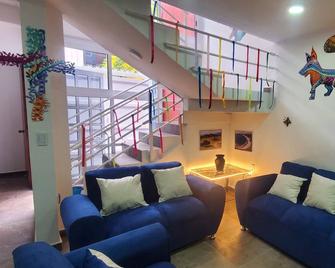 Hostal Guelaguetza Danza de la Pluma con Baño Propio - Oaxaca - Stue