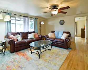 1014Swope - Colorado Springs - Wohnzimmer