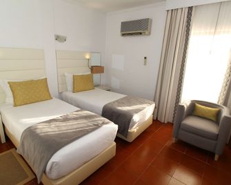 Best Western Hotel Dom Bernardo - Faro - Bedroom