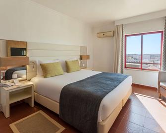 Best Western Hotel Dom Bernardo - Faro - Yatak Odası
