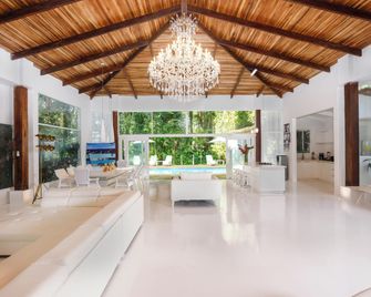 Le Cameleon Boutique Hotel - פוארטו וויחו דה טלמנאקה - לובי