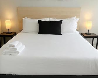 2br Getaway - Comfy & Ready - Chicago - Bedroom