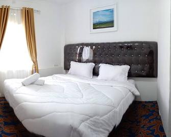Salma Hotel - Bukittinggi - Bedroom