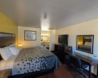 Crossroads Inn - Downtown Sacramento - Sacramento
