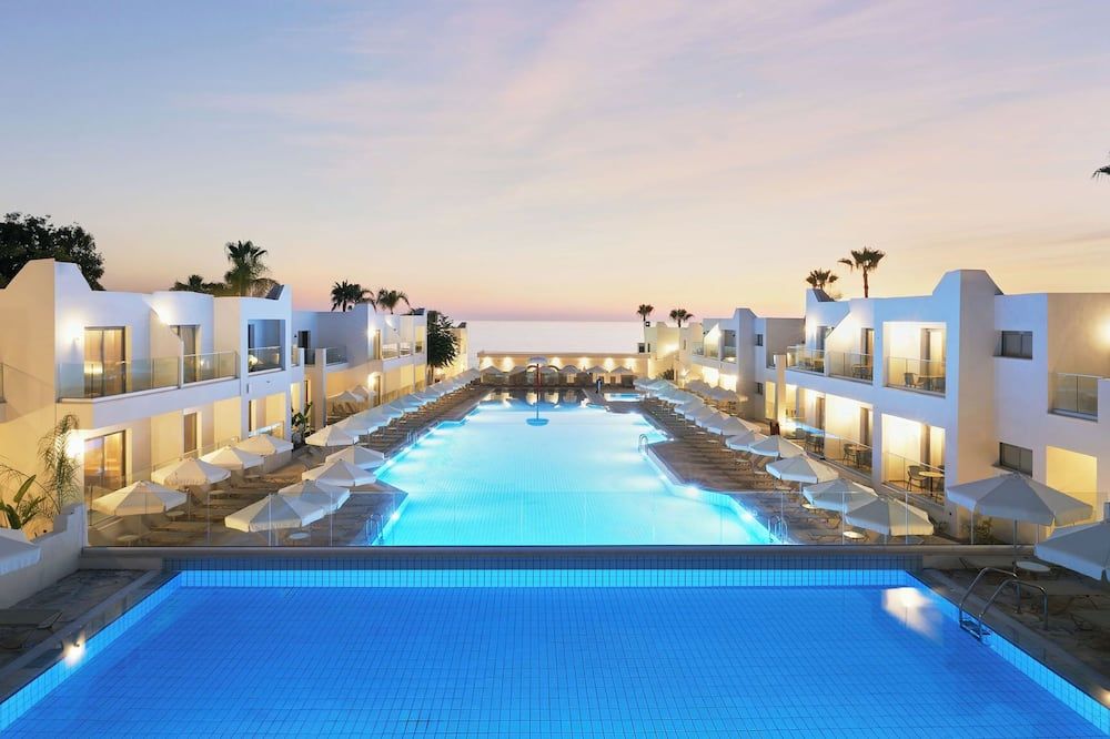 إليني هوليداي ريزورت - بافوس - حوض السباحة