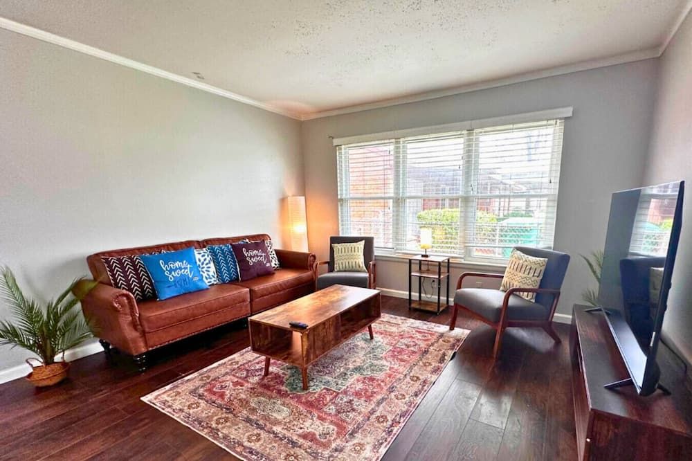 Cozy 3br By Houston Ship Channel - יוסטון - סלון