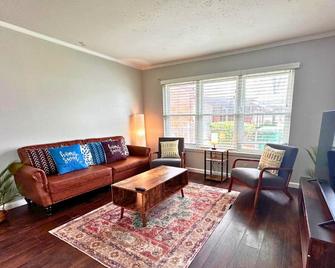 Cozy 3br By Houston Ship Channel - Houston - Sala de estar