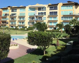 Aruba Eagle Beach 2 Bedroom Oceanfront Condo - Oranjestad - Bygning