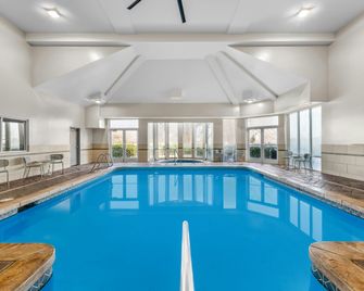 Spark by Hilton Salt Lake City Central - Salt Lake City - Piscina