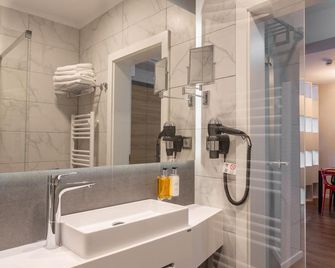 Bach Apartments - Sibiu - Bathroom