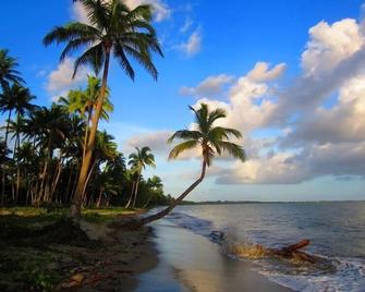 Your Own Beautiful House in Paradise with Pool and River Access - Pacific Harbor - Strand