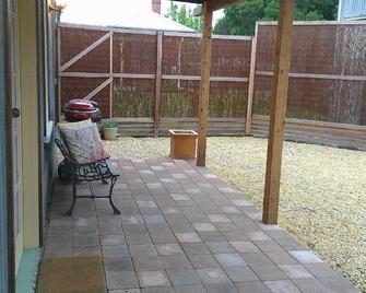 Private self contained stand-alone studio with full kitchen - Canowindra - Patio