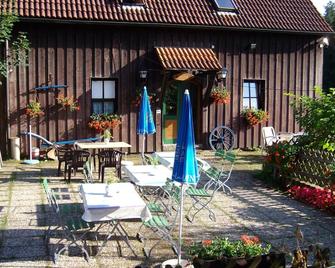 39qm-große Ferienwohnung im 2. Stock - Weißenstadt - Innenhof