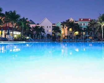 Harborside Atlantis-1 Bedroom Deluxe Villa-Atlantis wristbands included! - 拿騷 - 游泳池