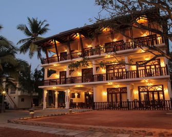 Wunderbar Beach Hotel - Bentota - Building