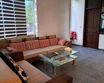 Rindhali Beach\n - Malé - Living room