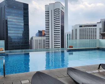 Cormar Suite Super King Bed 8 Min Walk To Petronas Twin Tower Klcc Free Parking - Kuala Lumpur - Pool
