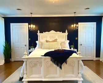 Master suite at The Vintage Oak Estate and venue - Mount Airy - Bedroom